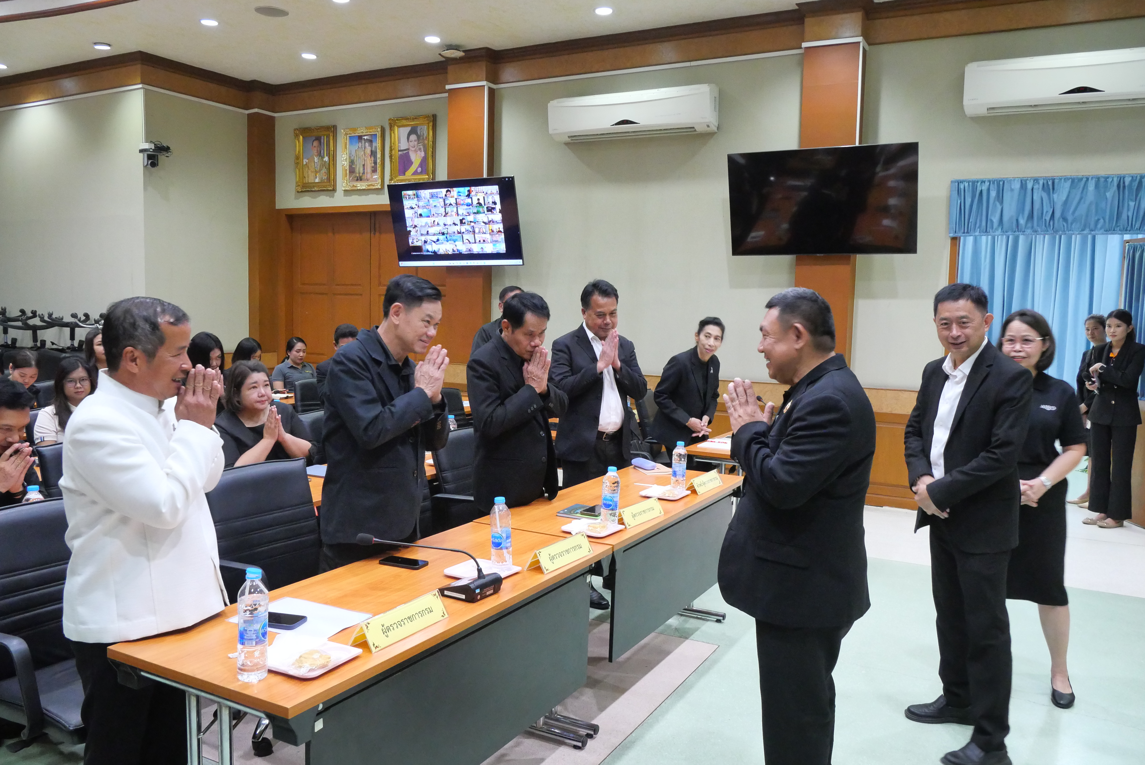 title - เลขาธิการ ส.ป.ก. เปิดการประชุม “สร้างความเข้าใจในการดำเนินโครงการและให้คำชี้แจงเกี่ยวกับการรวบรวม การเก็บข้อมูลเพื่อ ใช้ในการจัดทำแผนกำหนดตำแหน่ง เพื่อปรับปรุงการกำหนดตำแหน่งเป็นระดับสูงขึ้น ของ ส.ป.ก.”